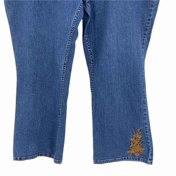 Women’s Essentials Jeans size 22-24W 9935 Bootcut Embroider Elastic Inset Blue - Picture 2 of 8